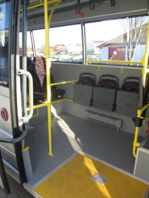 Bus422-003.JPG