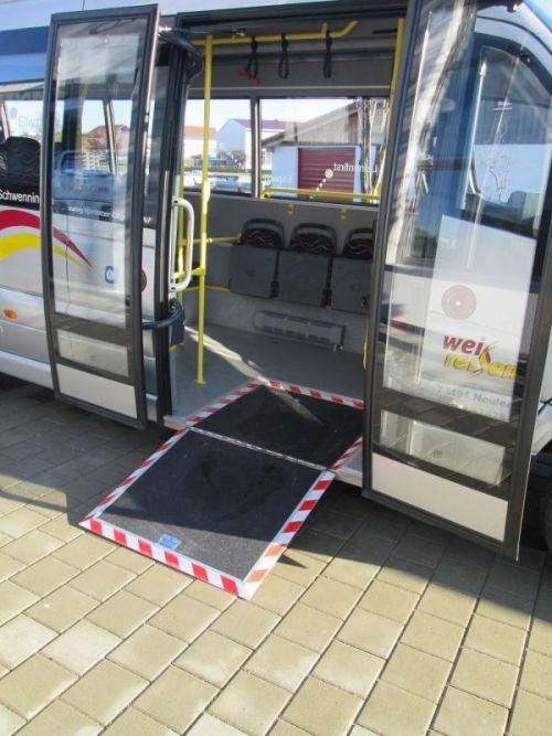 Bus422-006.JPG