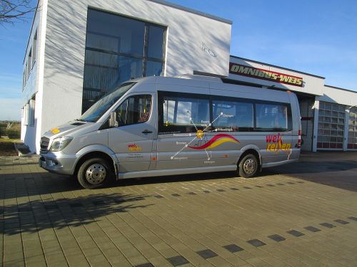 Bus422-001.JPG